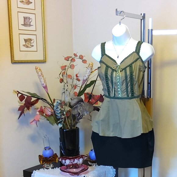 NWT Girl’s Beautiful Lace Olive Green Camisole Blouse Top US 14 - Picture 8 of 8